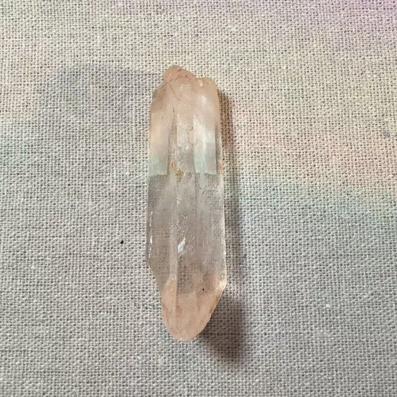 UK Live Sale Raw White Quartz with Inclusions 1